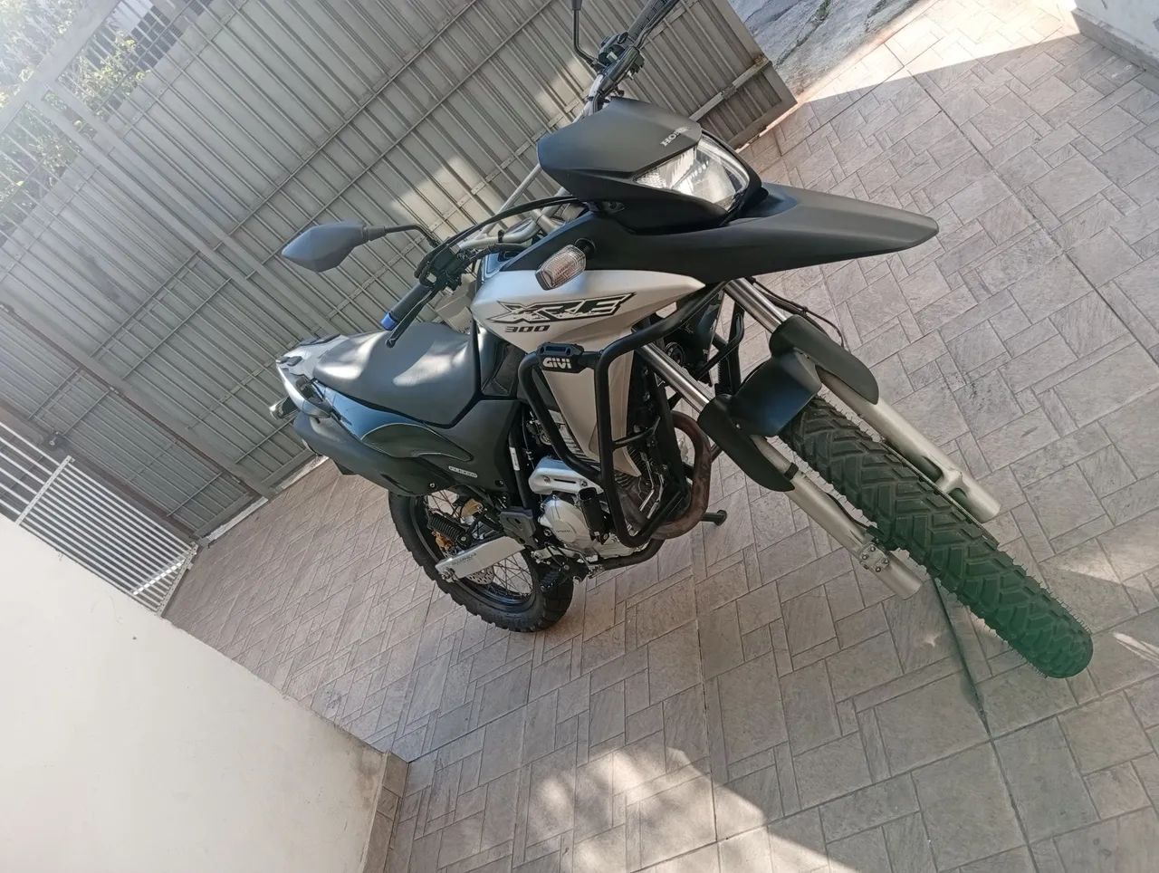 XRE 300