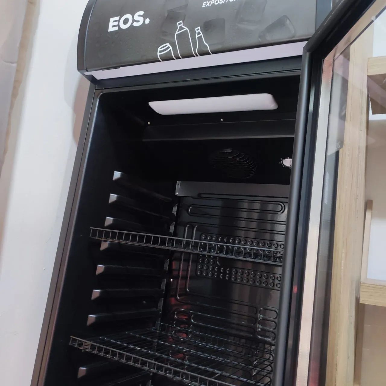 REFRIGERADOR EXPOSITOR VERTICAL EOS 338L - Foto 3