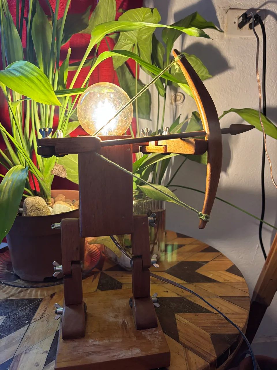 LUMINÁRIA ARTICULADA