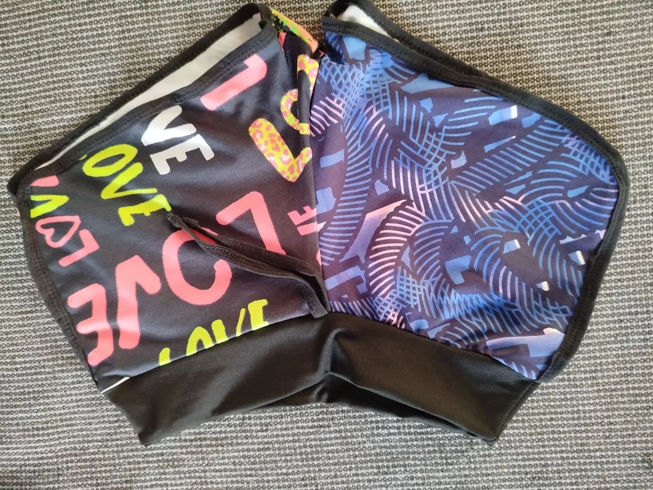 Shortinho colorido em elastano 