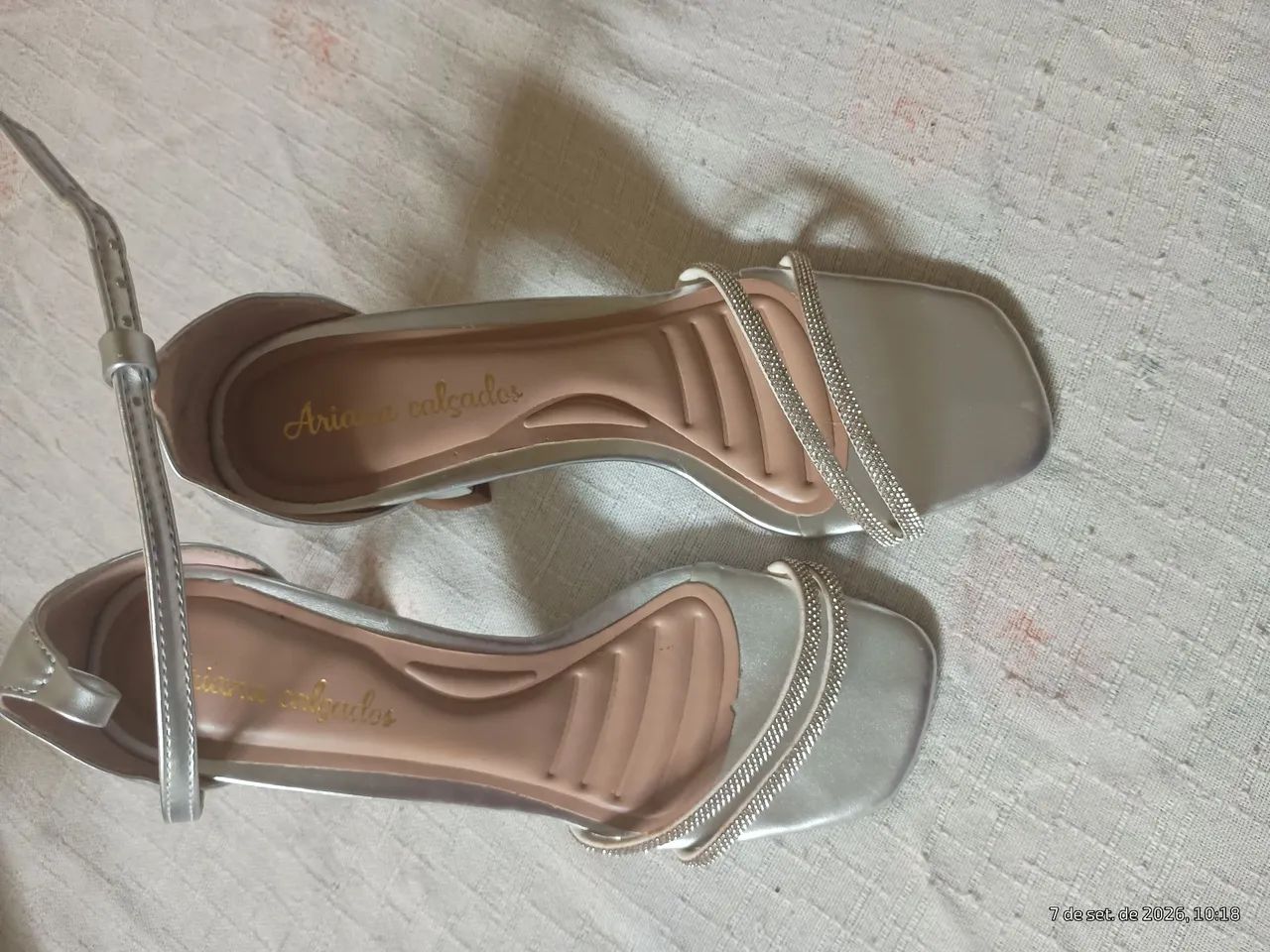 Sandália de salto com strass  - Foto 2