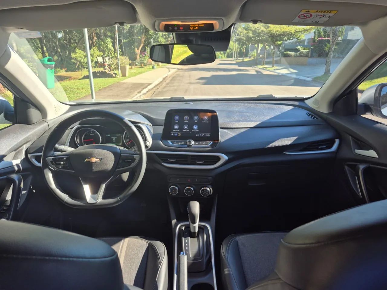 Chevrolet Tracker 2023 photo 2