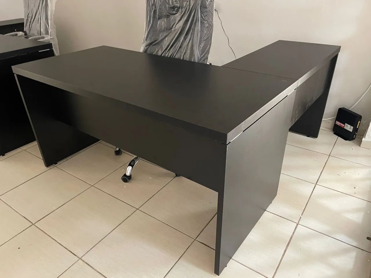 MESA DE ESCRITORIO 1.50x1.60 PT LOJA IKONOFFICE 
