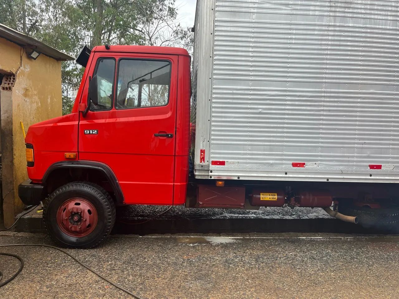 MB 912 