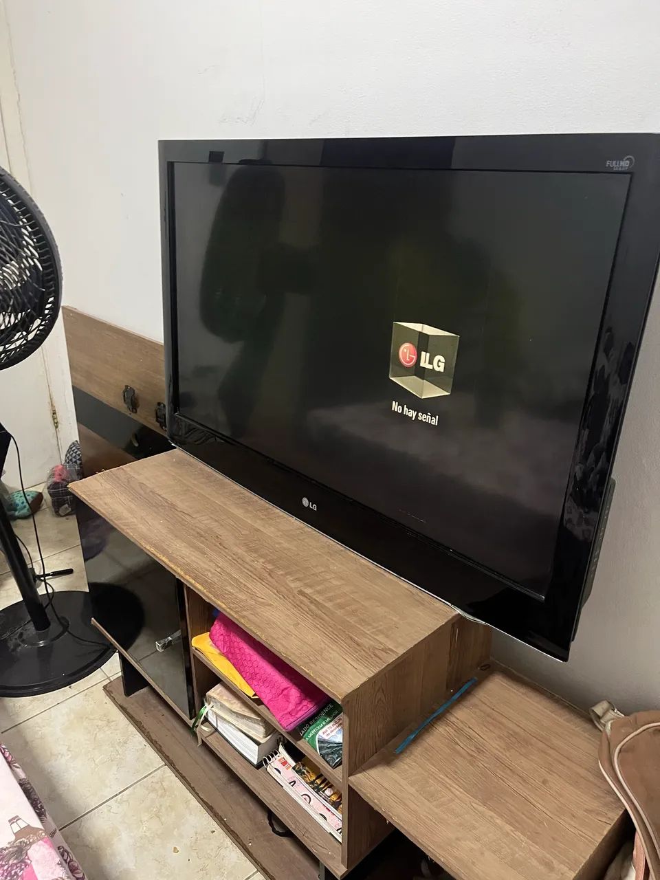 Vendo tv de 43 polegadas + racker e painel (não é smart) + painel é racker (500)