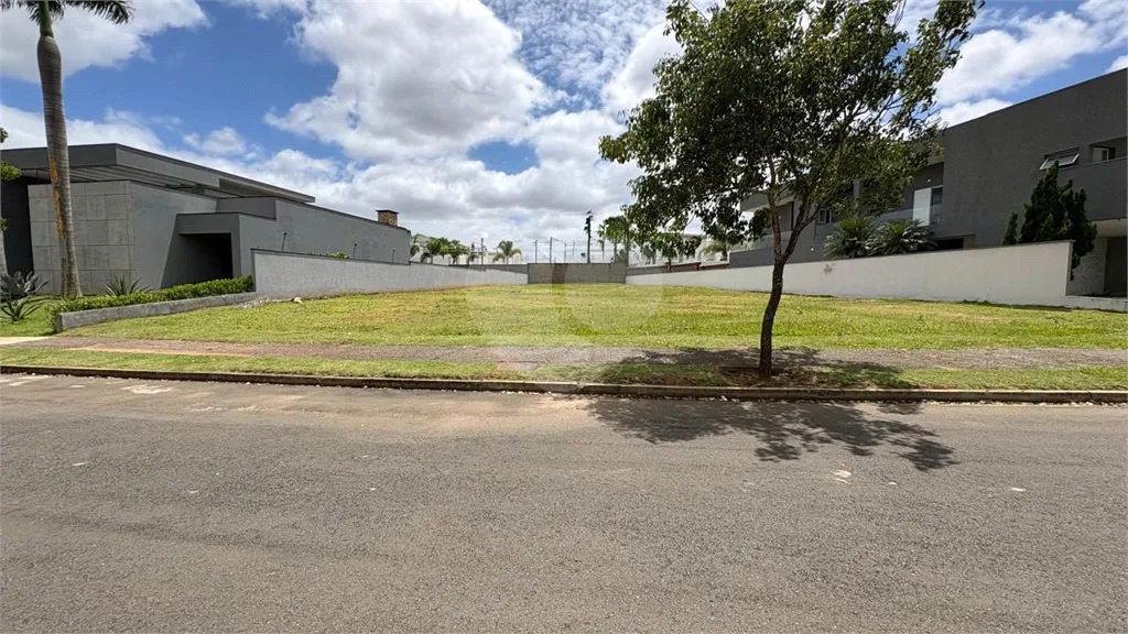 Terreno à venda no Condomínio Saint Patrick  1.078 m² | Alto Padrão