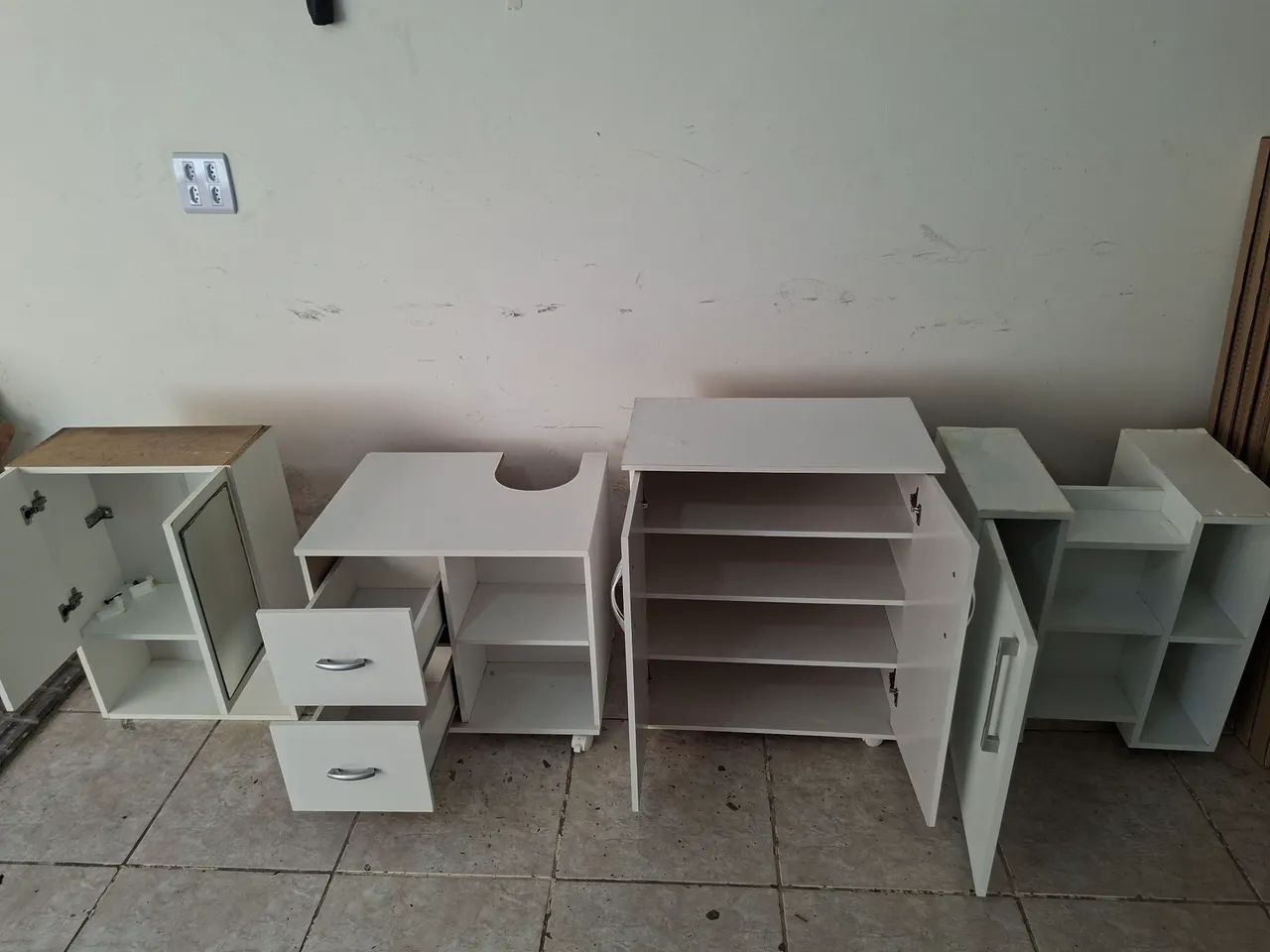 4 armários de banheiro