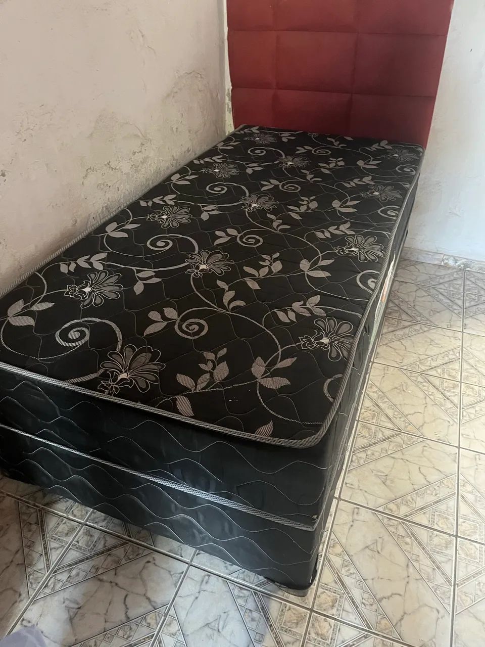 Vendo cama solteiros 