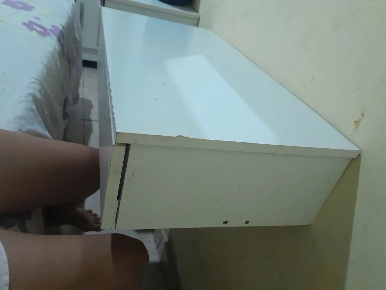 Mesa suspensa, ótima para usar como penteadeira  - Foto 2