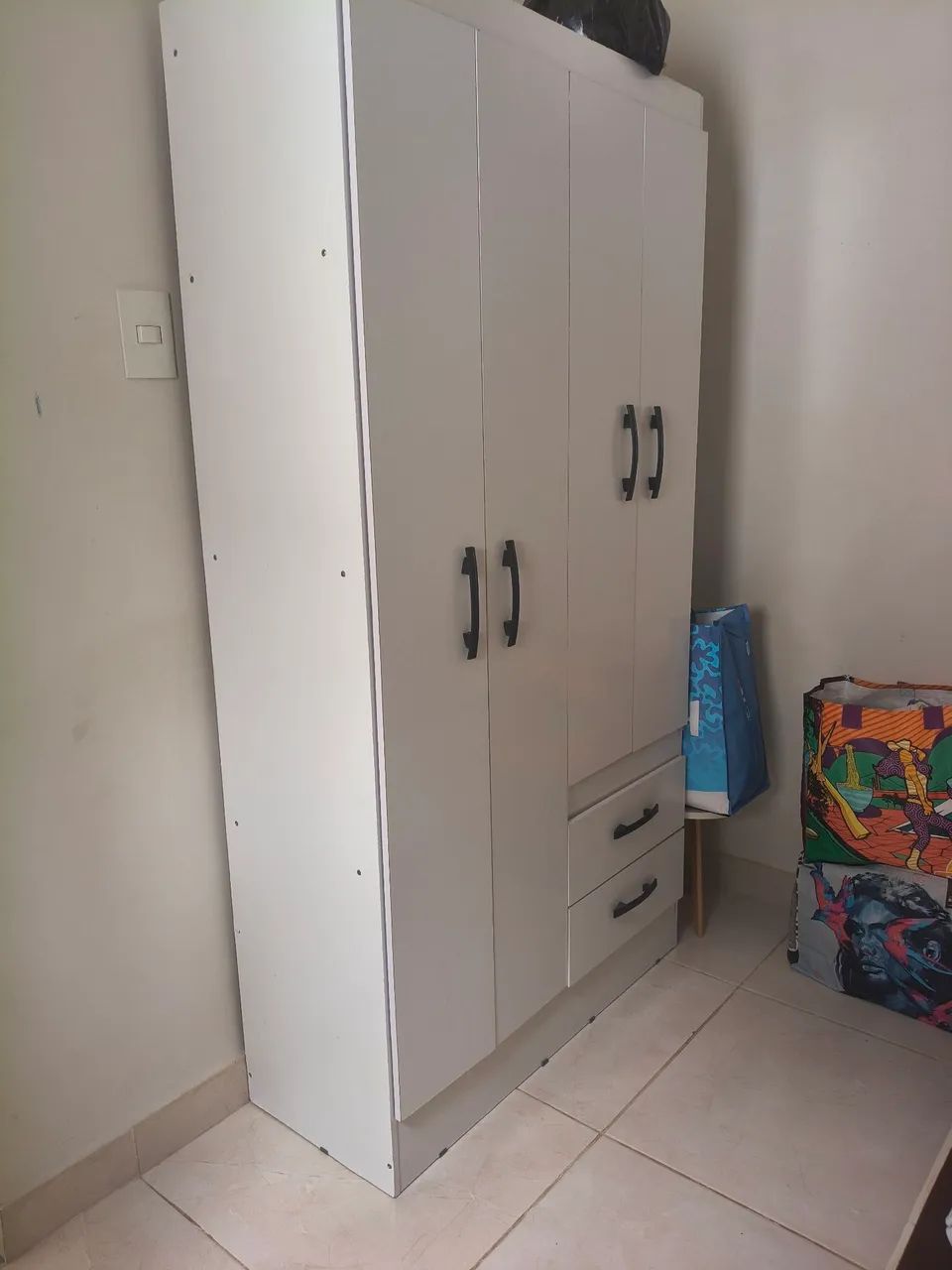Guarda roupa 4 portas solteiro  - Foto 3