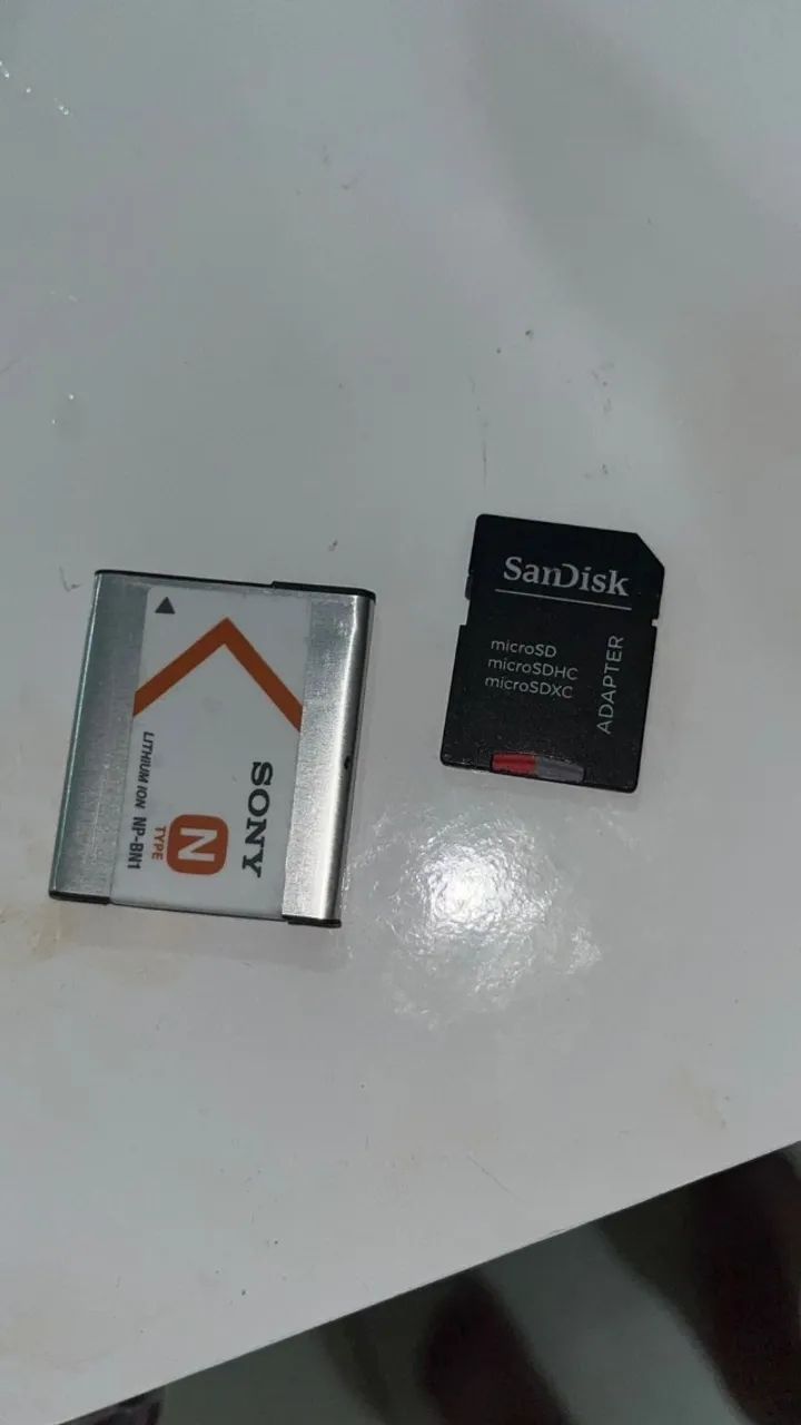 Camera cybershot 14.1 com carregador e cartão de memória  - Foto 2