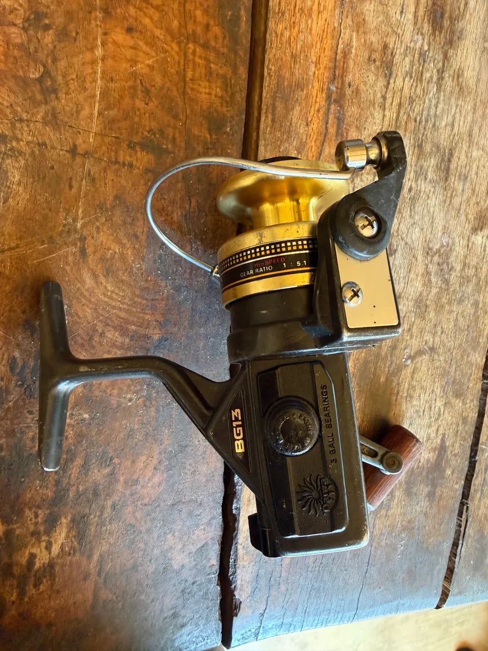 daiwa bg 13 spinning reel Fishing Source R - 5.2:1 Hardbodyz aluminum body and side cover provides strength in the form of corrosion and scratch resistance Daiwa BG 13 spinning reel