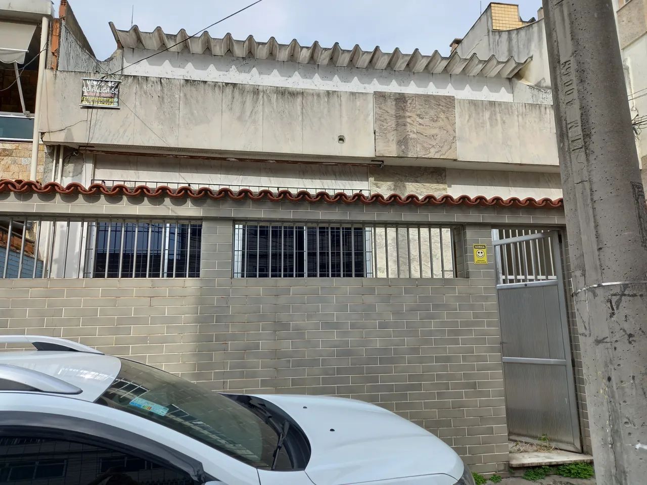 Excelente casa em vista alegre,rua fechada