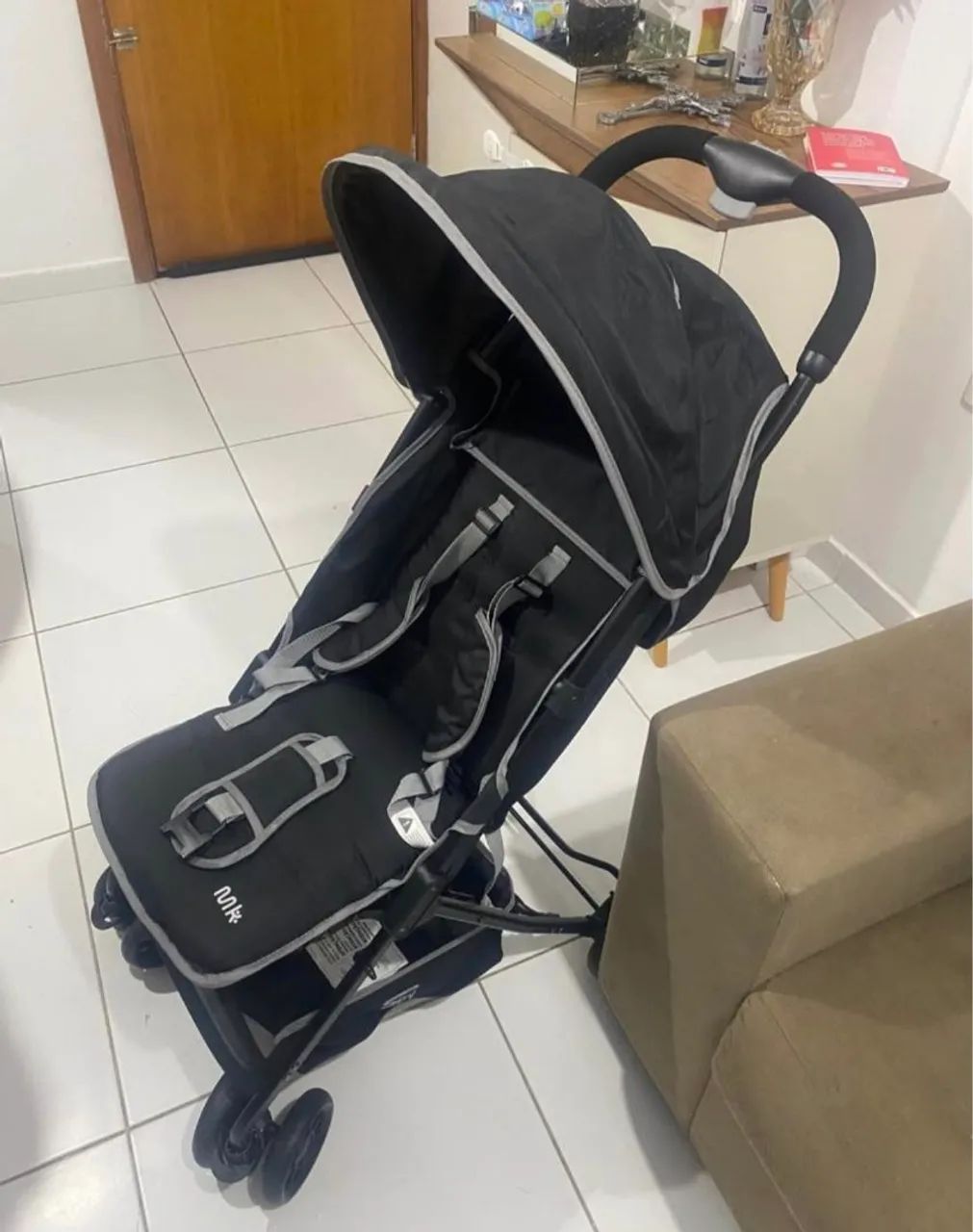 Vendo carrinho de bebê compacto  - Foto 4