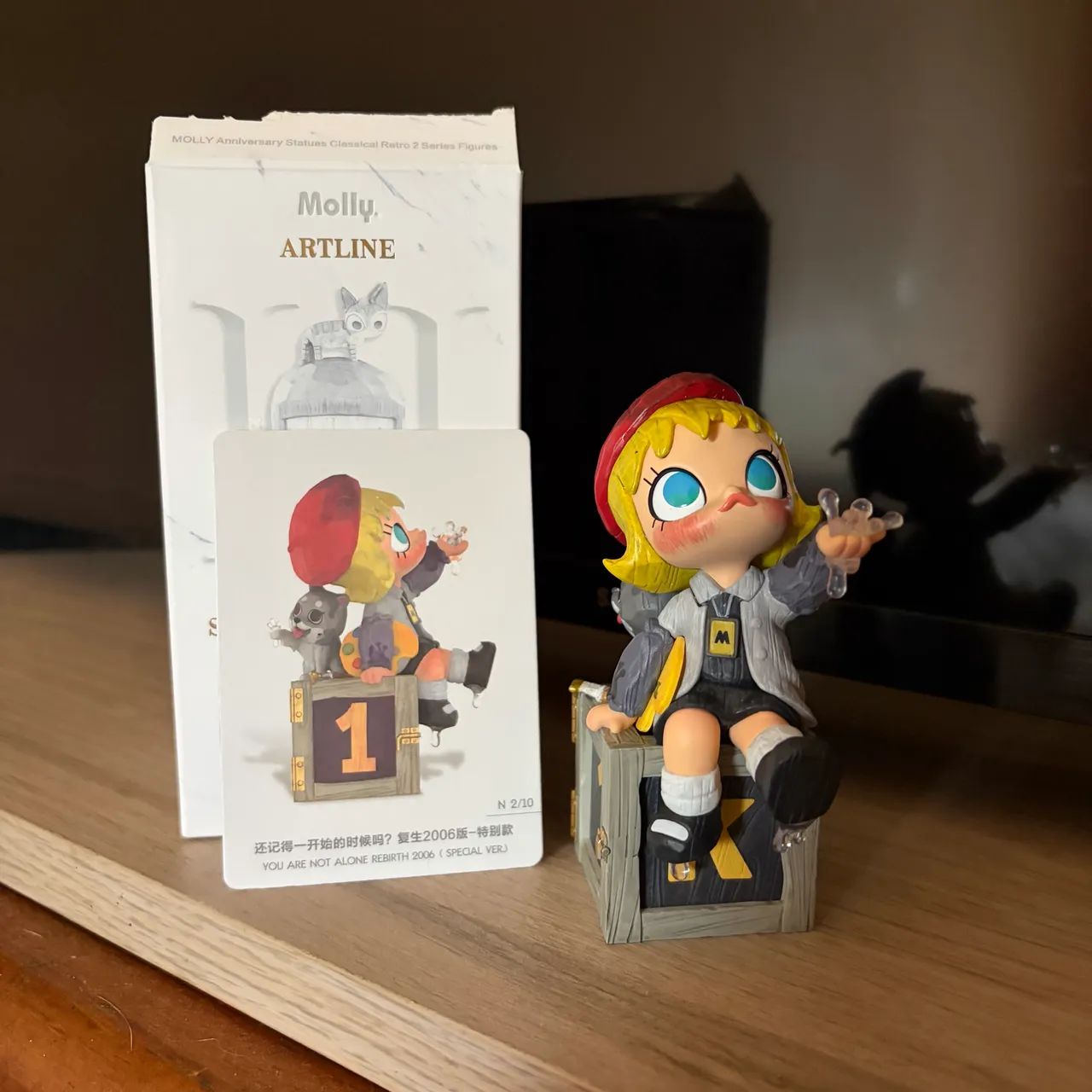 Pop Mart Molly Anniversary Statues Classical Retro (You Are Not Alone Rebirth 2006)