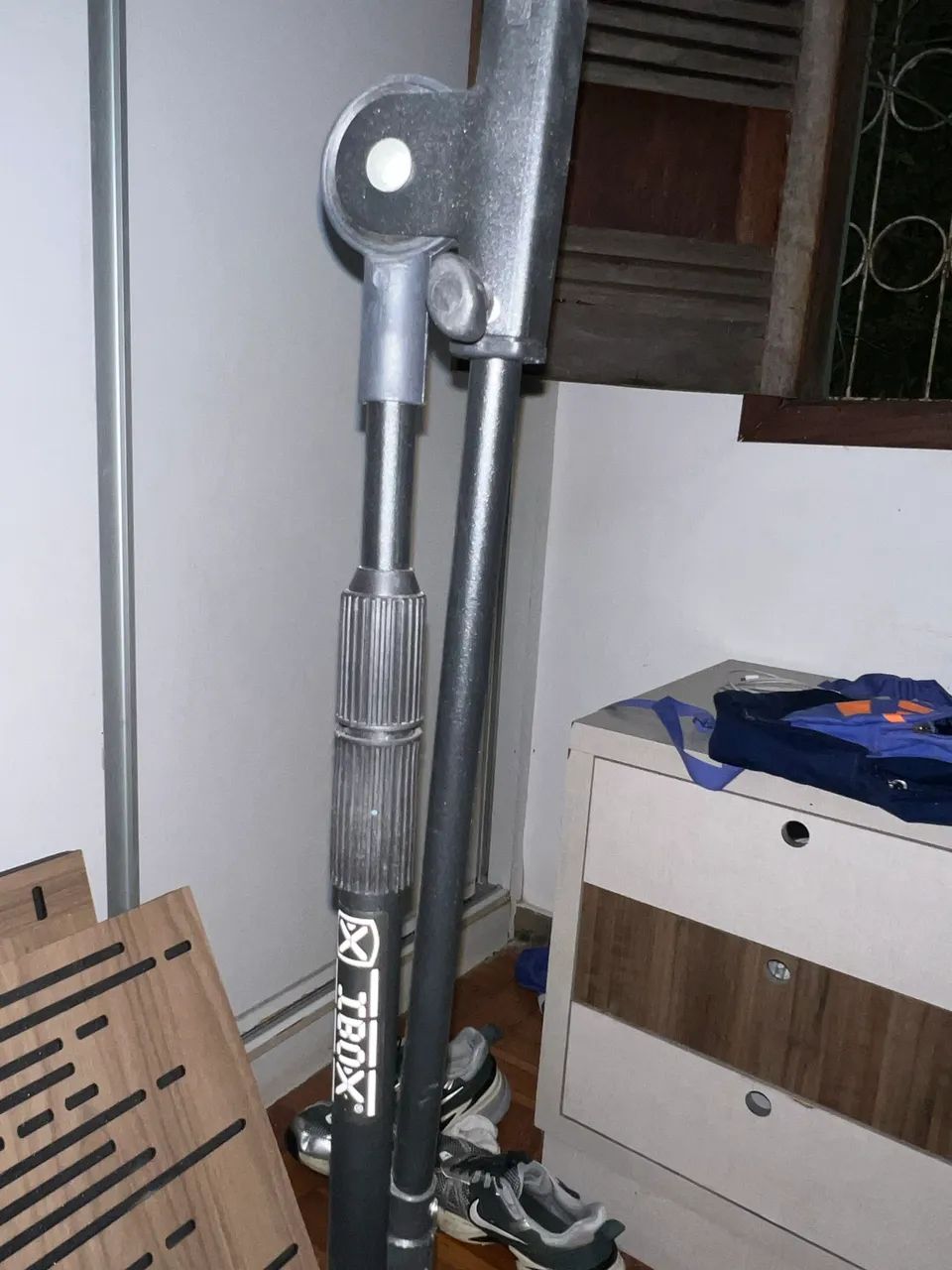 Pedestal microfone454807213593733121