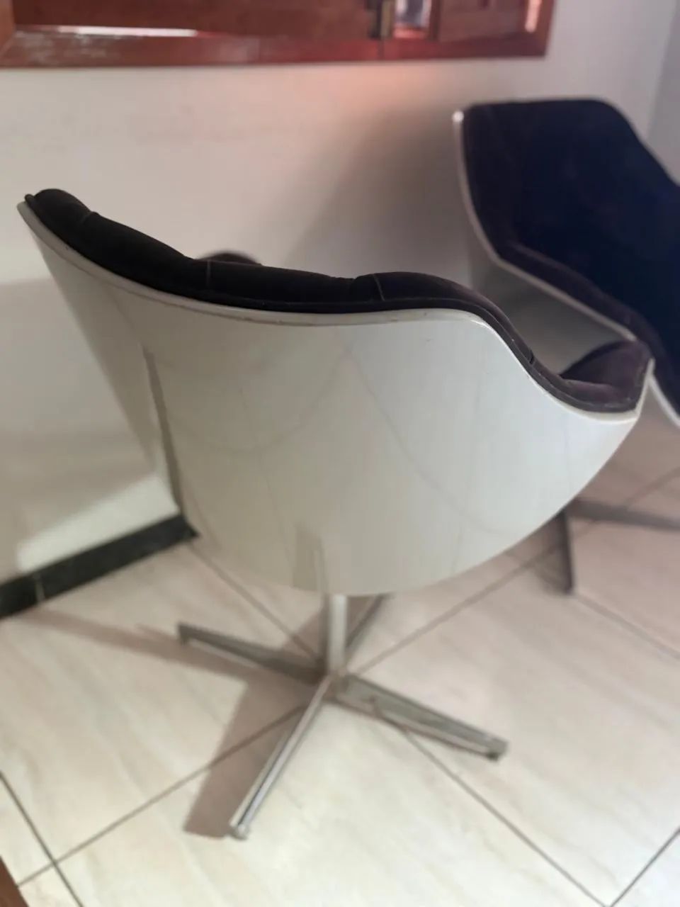 VENDO CADEIRAS VELUDO CAPITONÊ - Foto 2