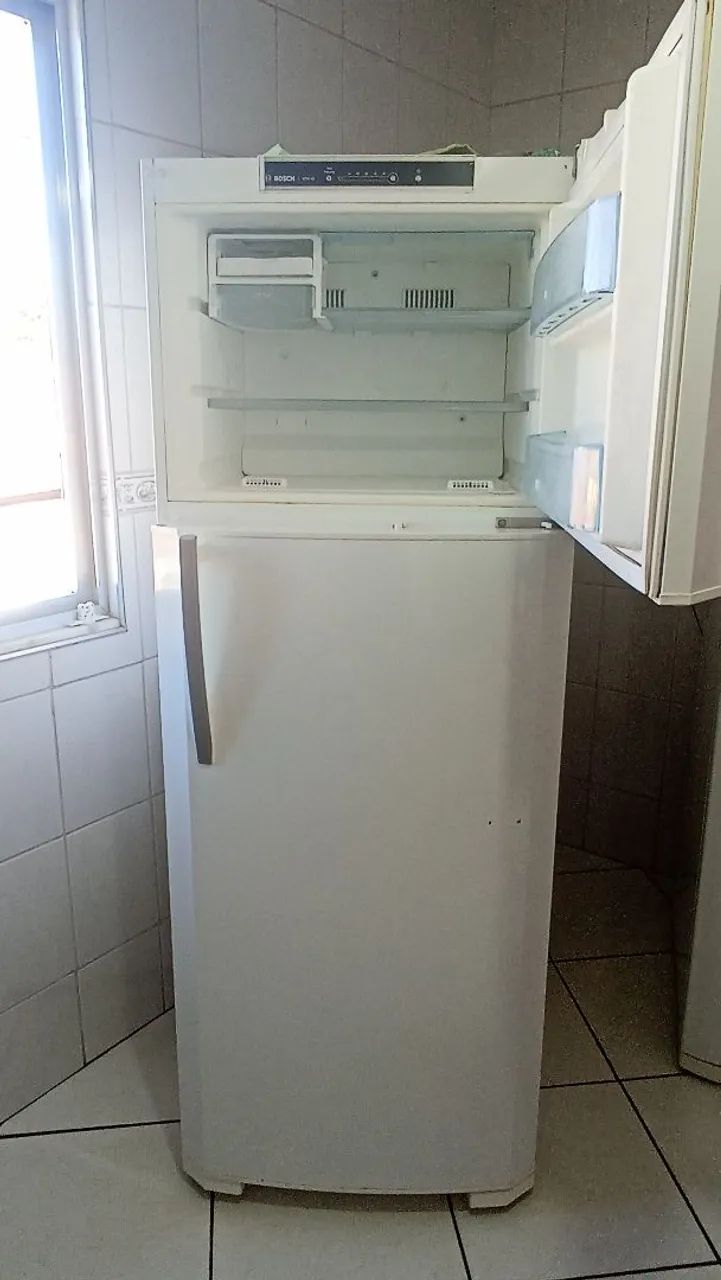 Oportunidade! Frost free BOSCH KDV47'-  Marca alemã sinônimo de  qualidade - R$ 1.100,00  - Foto 4