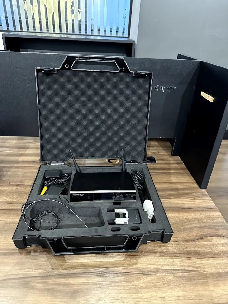 Microfone Sem Fio Digital Sennheiser SpeechLine SL Headmic Set - Foto 3