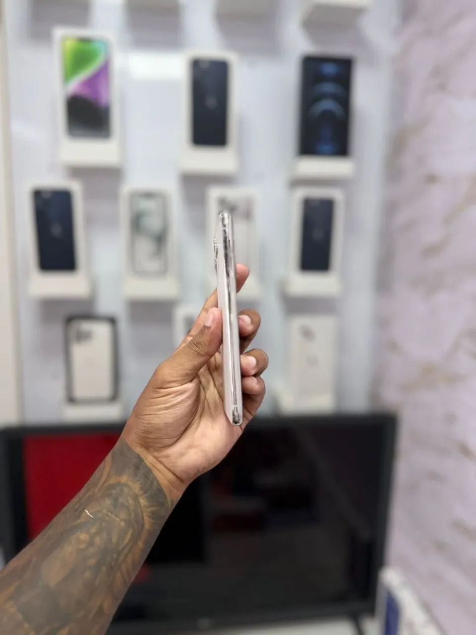 IPHONE 11 PRO 64GB BRANCO<br>R$ 1.599,00 TOP - Foto 3