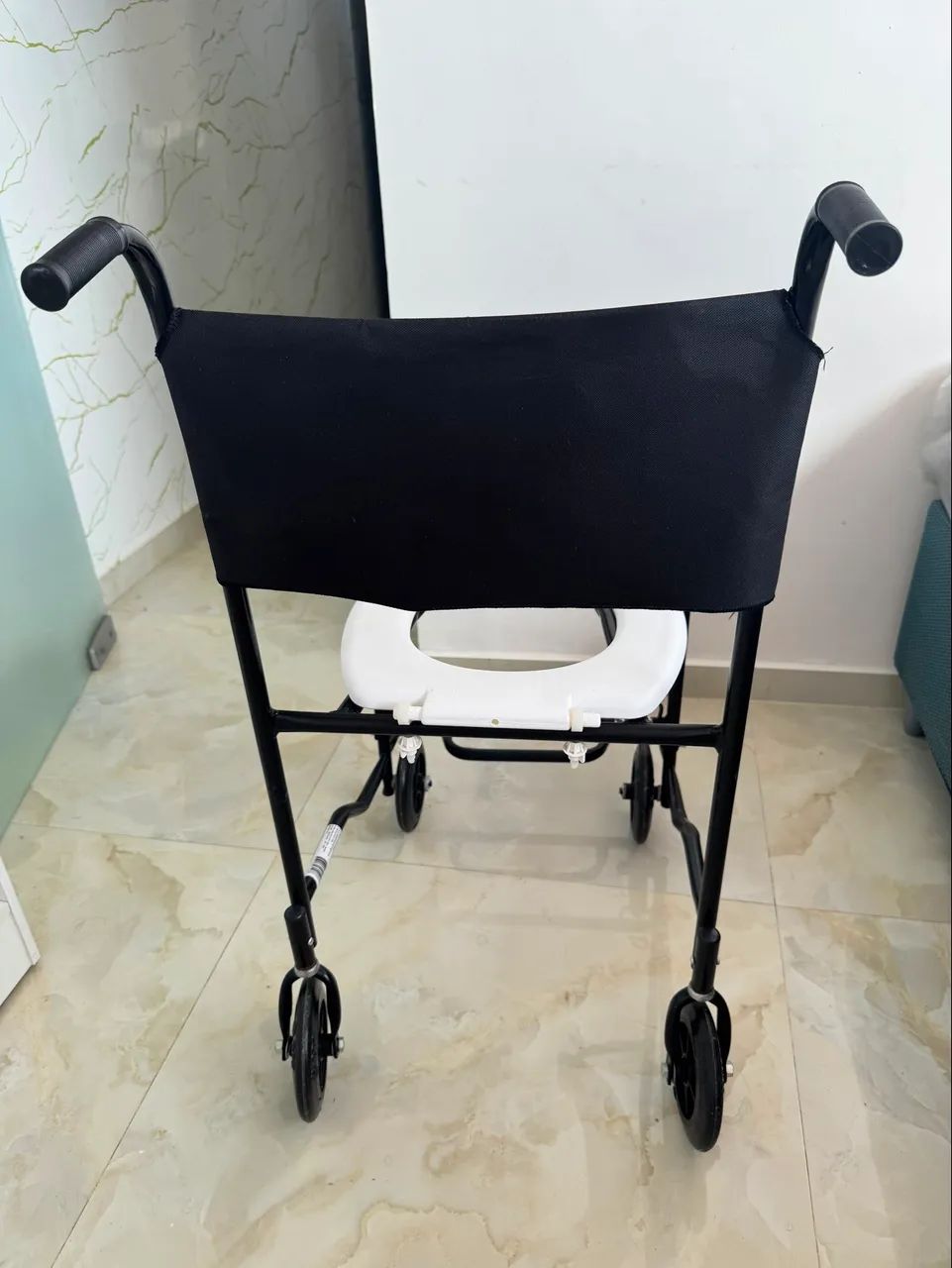Cadeira de rodas para banho - Foto 4