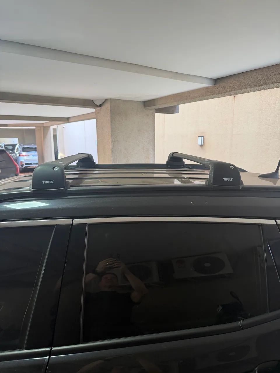 Barras rack de teto Thule para Compass e Commander - Foto 4