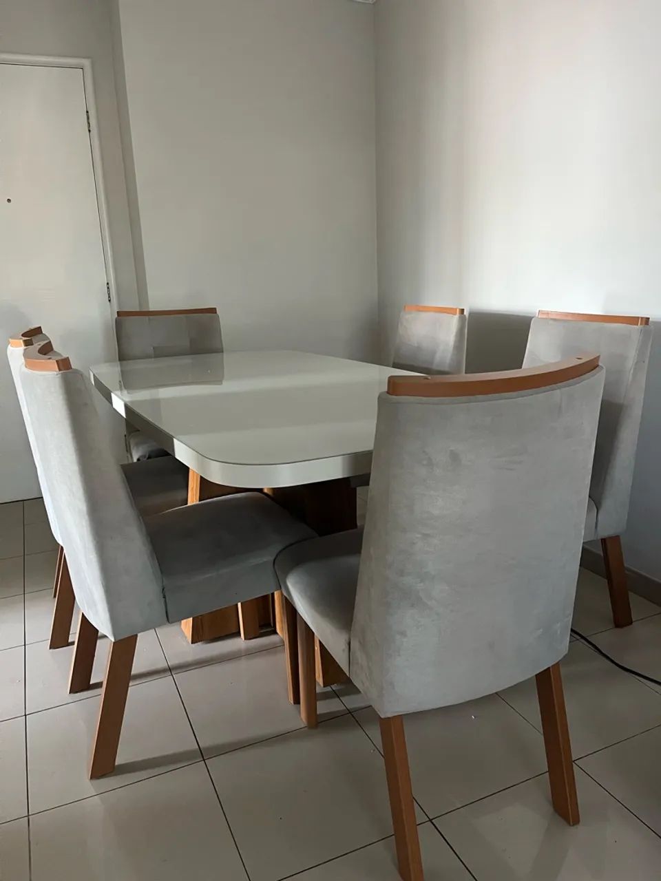 Conjunto de mesa de jantar 5 lugares 