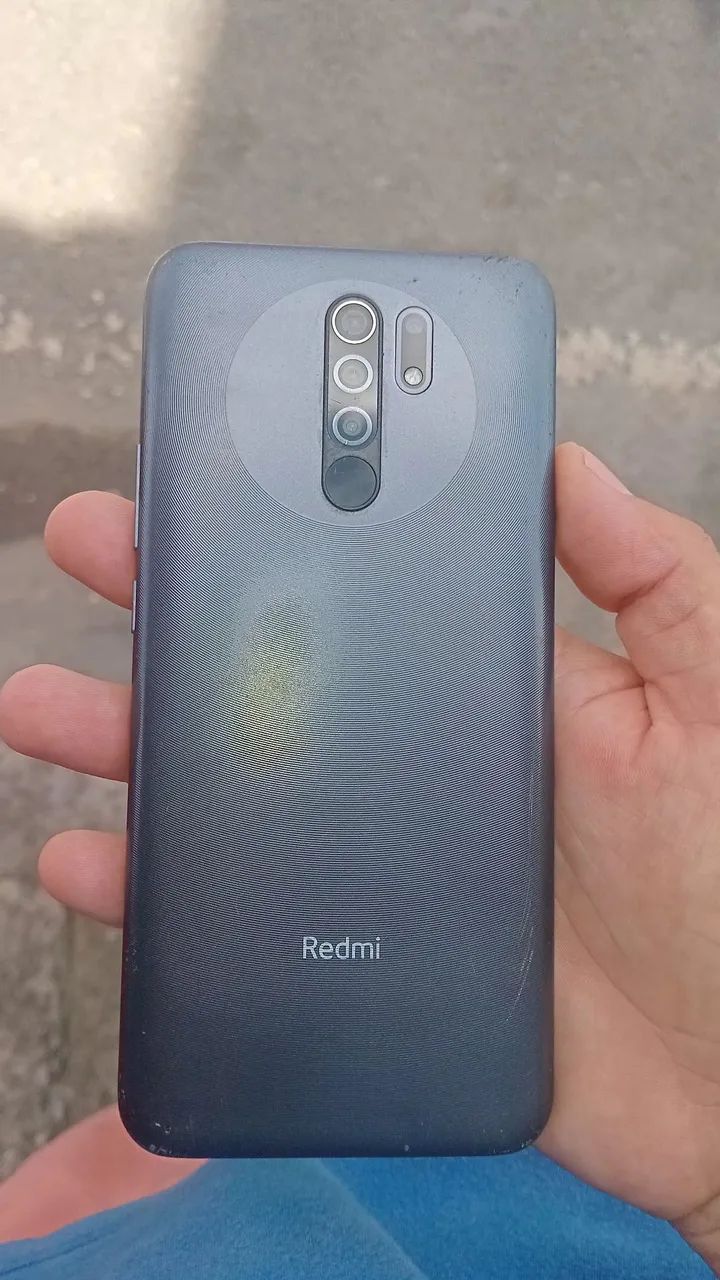 Vendo esse celular redmi 09 