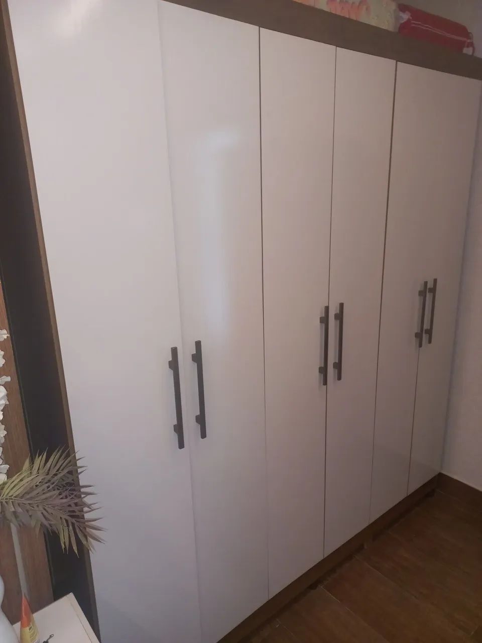 Vende um guarda roupa 