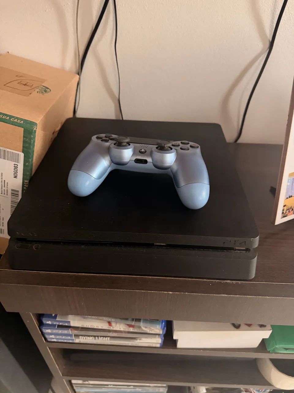 Playstation 4 em ótimo estado 