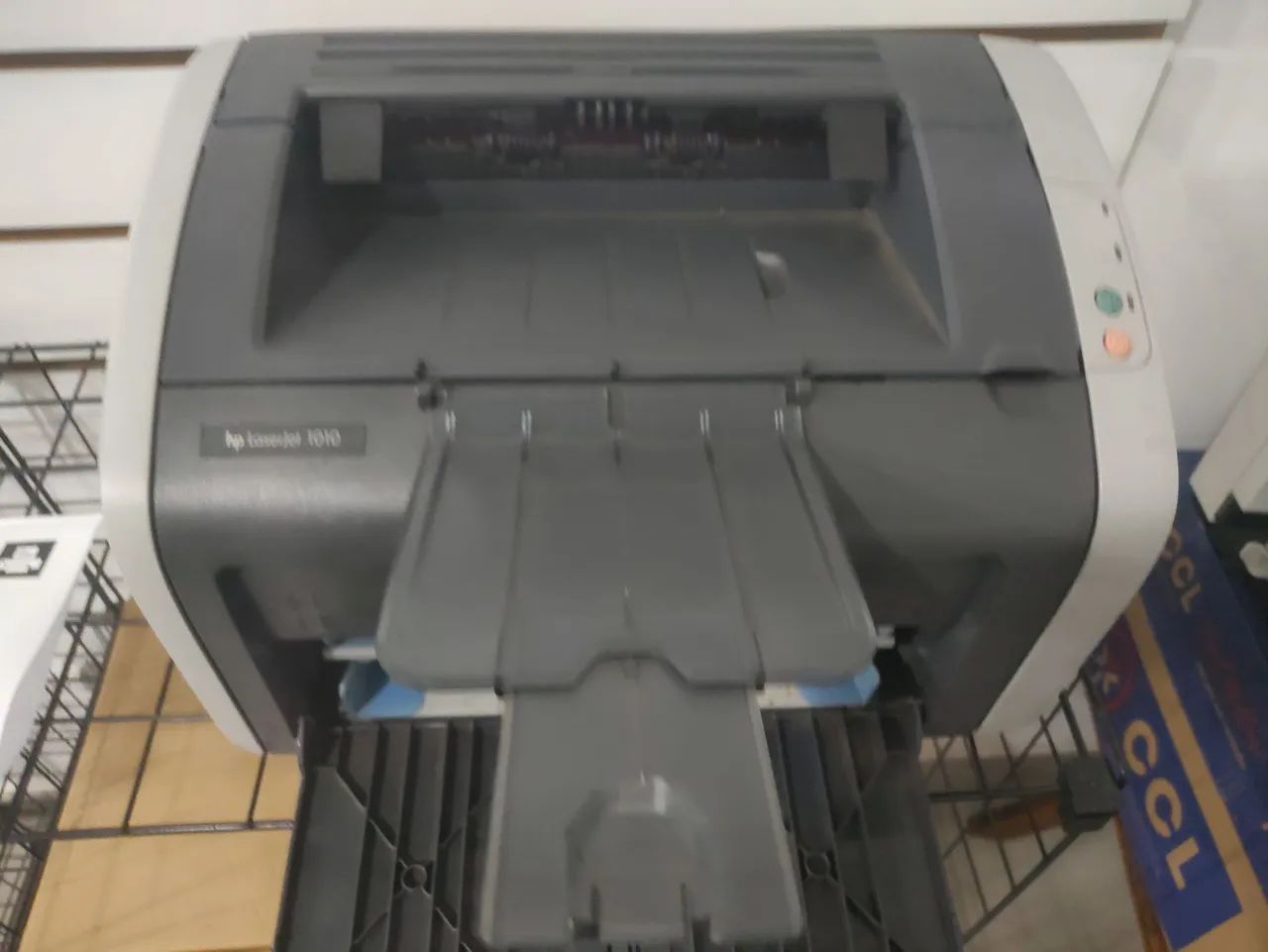 Impressora Hp LaserJet 1010 com toner novo - Foto 3