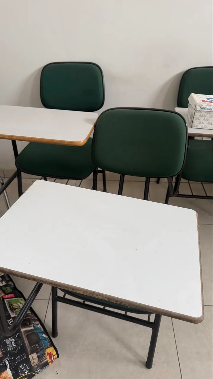15 Cadeiras estudantil 