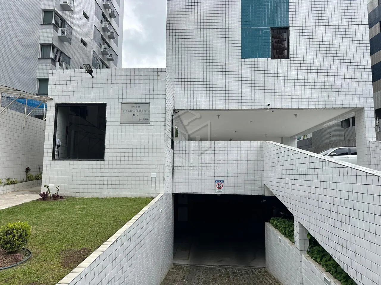 APARTAMENTO MOBILIADO COM 2 QUARTOS NOS AFLITOS - Foto 3