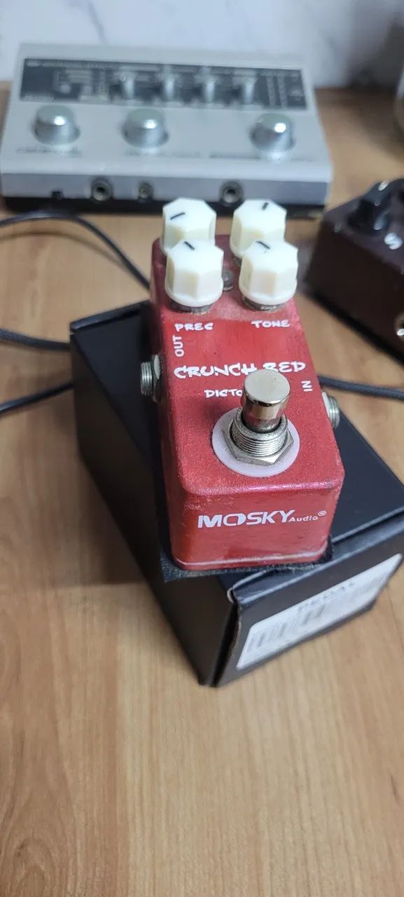 Pedal Dist Crunch red