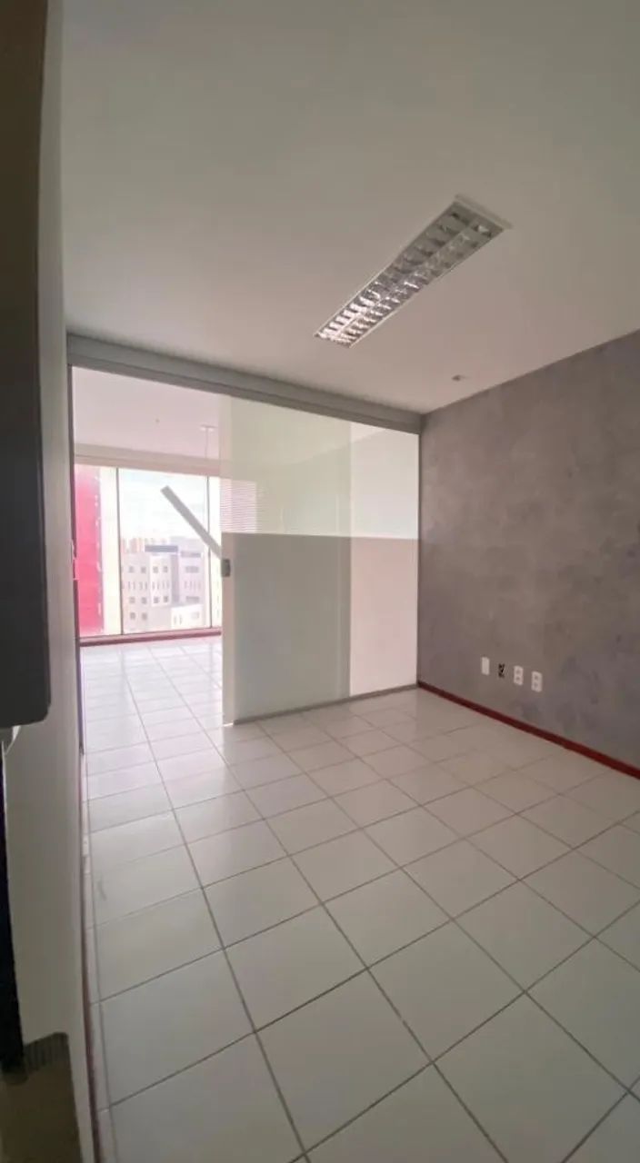 OPORTUNIDADE! SALA COMERCIAL NO EDIFÍCIO PLENARIUM - Foto 2
