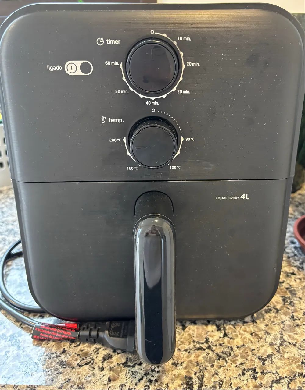 Vendo Airfryer Midea.