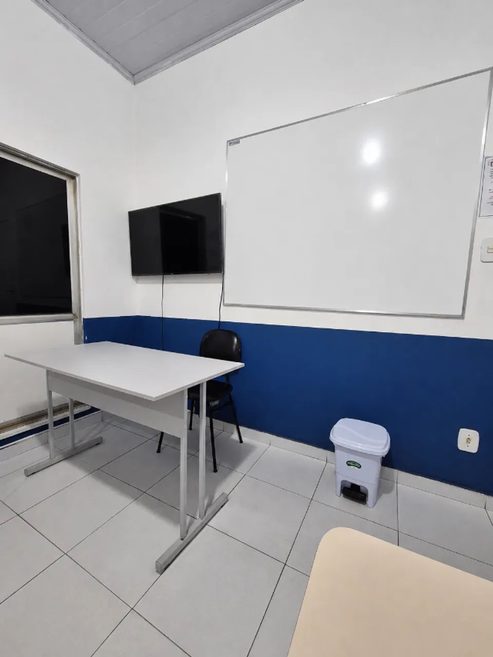 SALAS DE AULA DISPONÍVEIS PARA LOCAÇÃO!