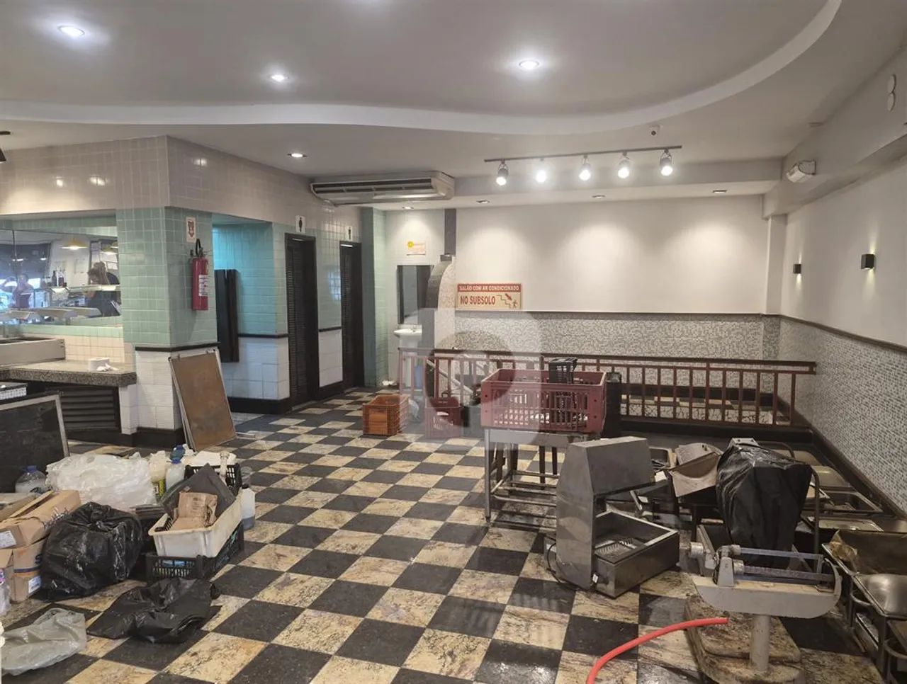 Loja Comercial 279m² no Centro RJ | Ex-Restaurante + Subsolo Amplo!