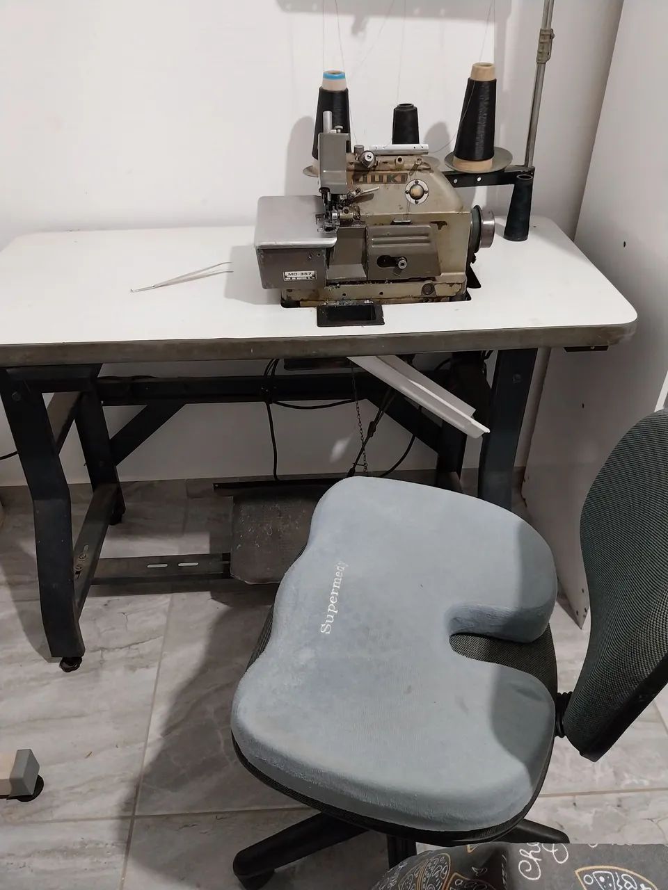 Maquina de costura industrial overloque  - Foto 2