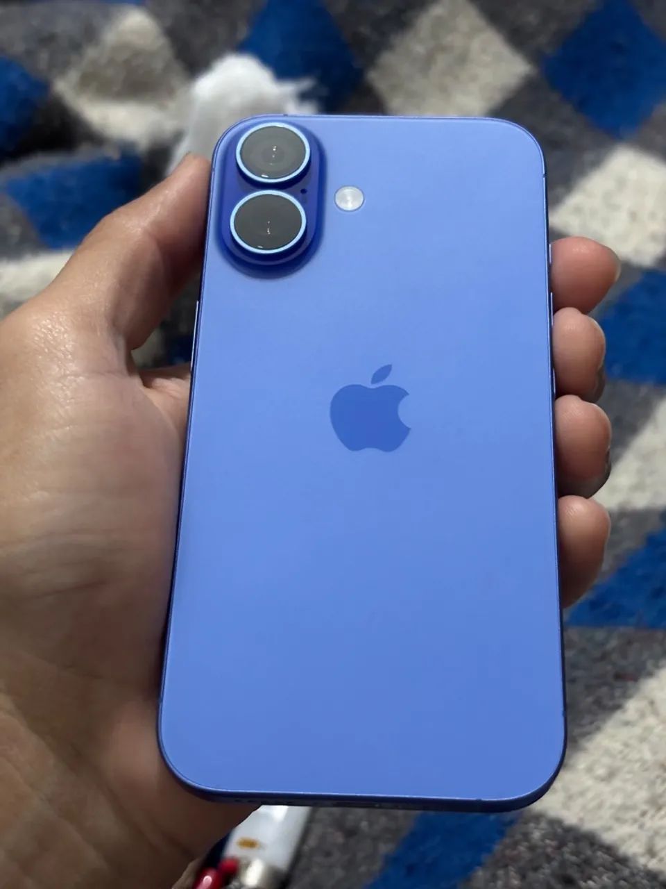 iPhone 16