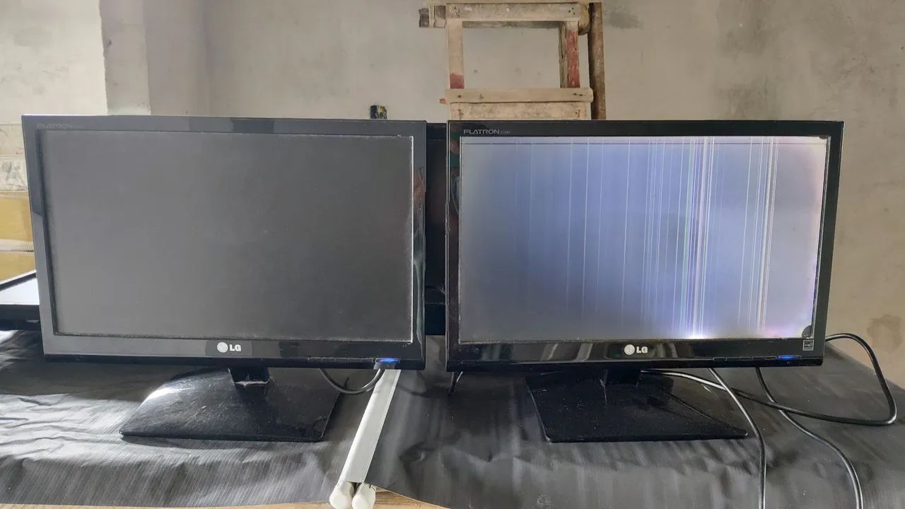 Monitor LG 19 polegadas com defeito.