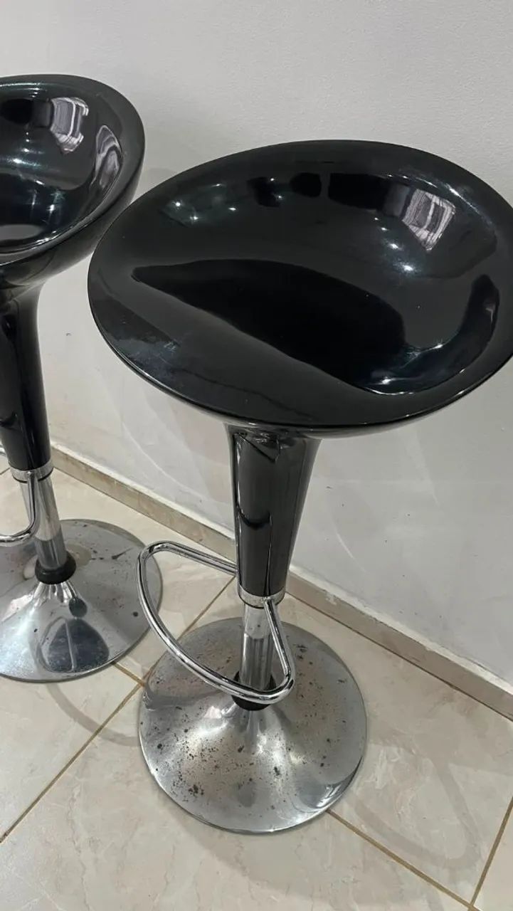 CADEIRA BANCADAS 150$ AS DUAS BEM CONSERVADAS  - Foto 2