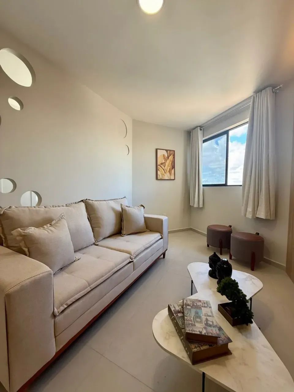 lindo quarto e sala mobiliado na ponra verde - Foto 2