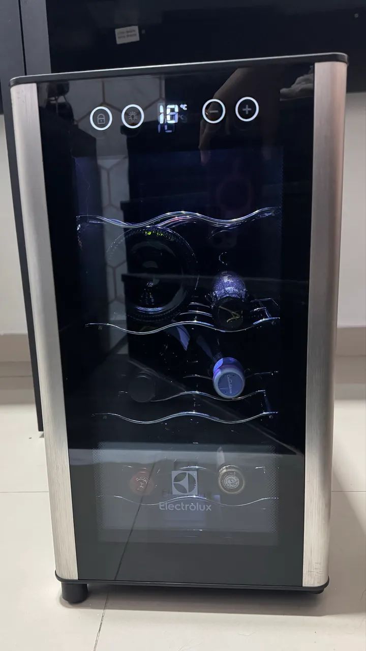 Adega Climatizada Electrolux ACS08 - 8 garrafas