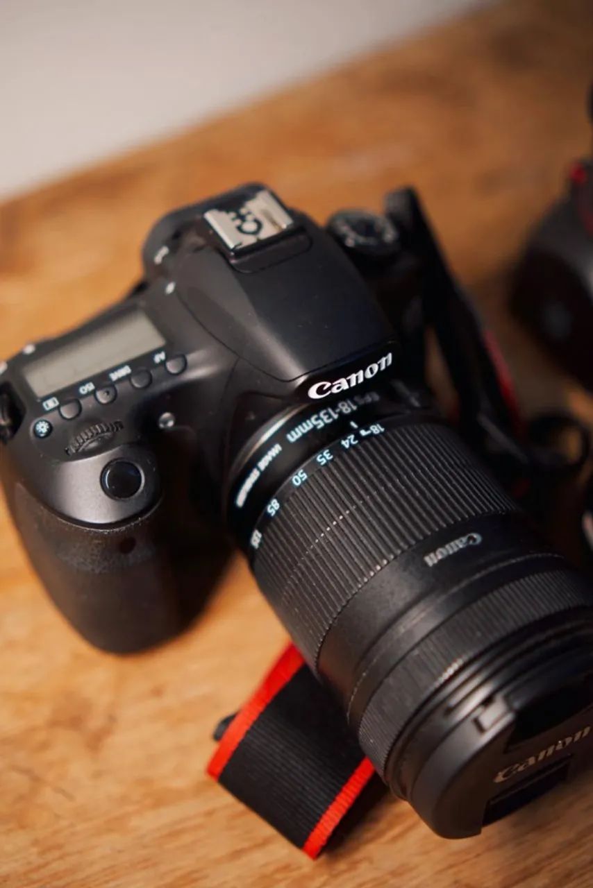 Câmera Canon EOS 60D | 16.447 mil cliques  - Foto 2