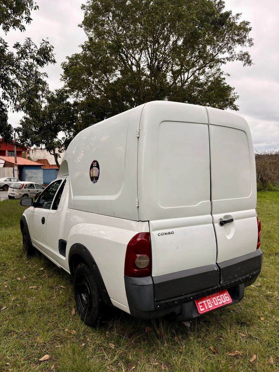 Chevrolet Montana 2010 photo 2