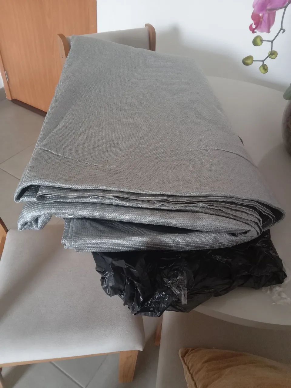 Vemdo lona pra área externa, nunca usada - Foto 2