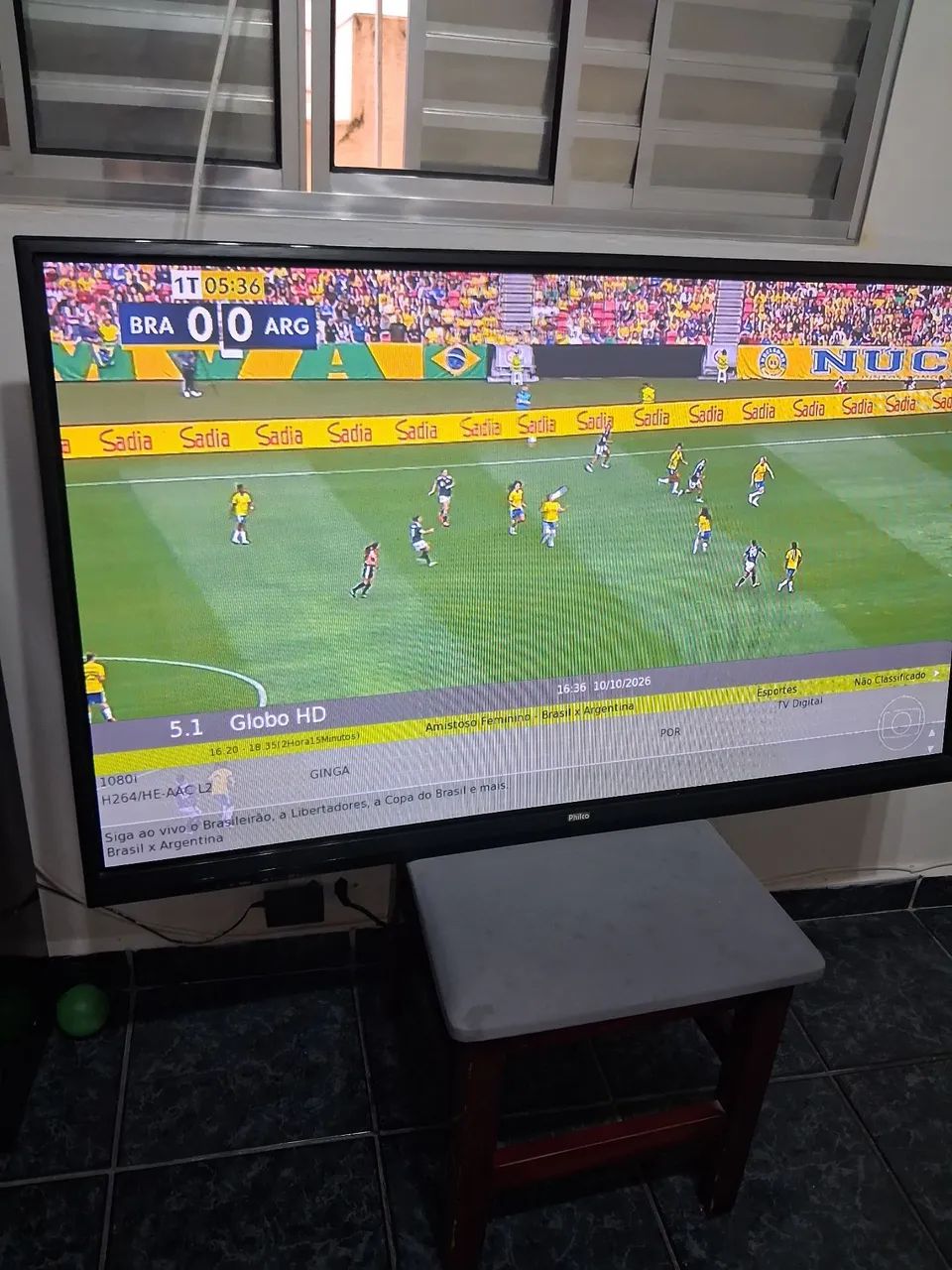 Uma tv de plasma 51 polegadas  com Alexa e controle perfeita  - Foto 3