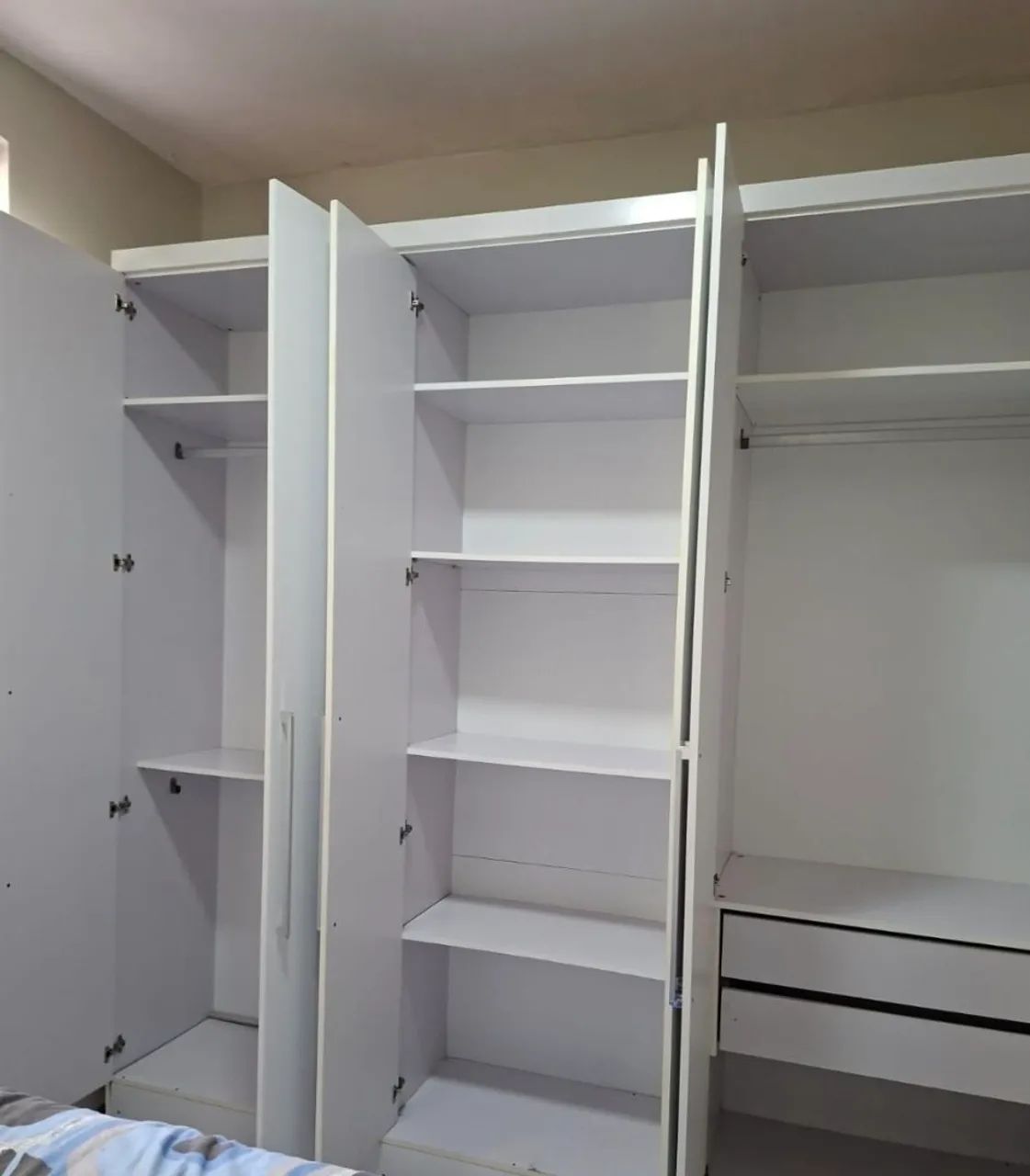  guarda roupa em otimo estado com marca de uso - Foto 3