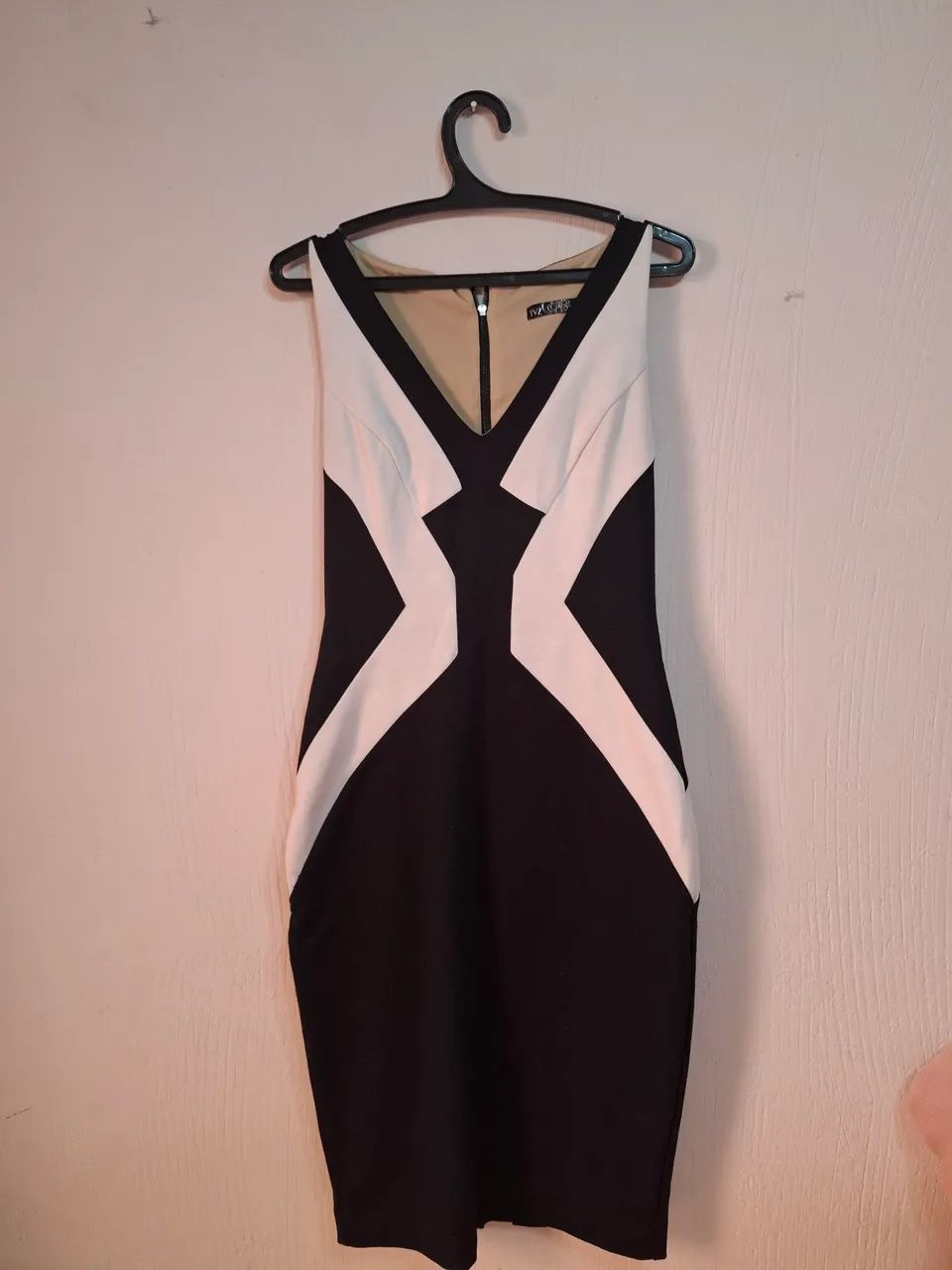 Vestido preto com branco midi  - Foto 2